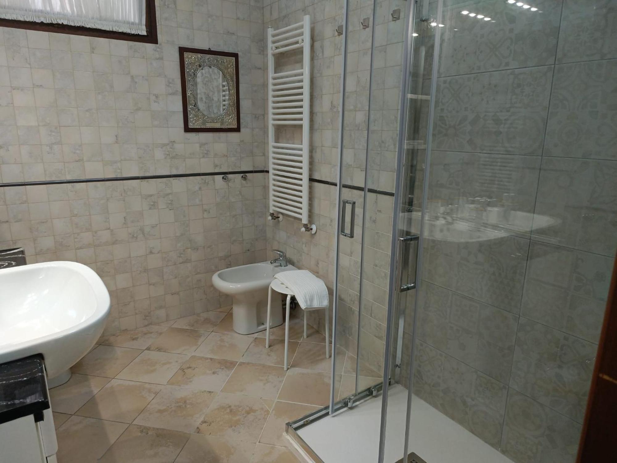 Facile Vacanze Romane מראה חיצוני תמונה